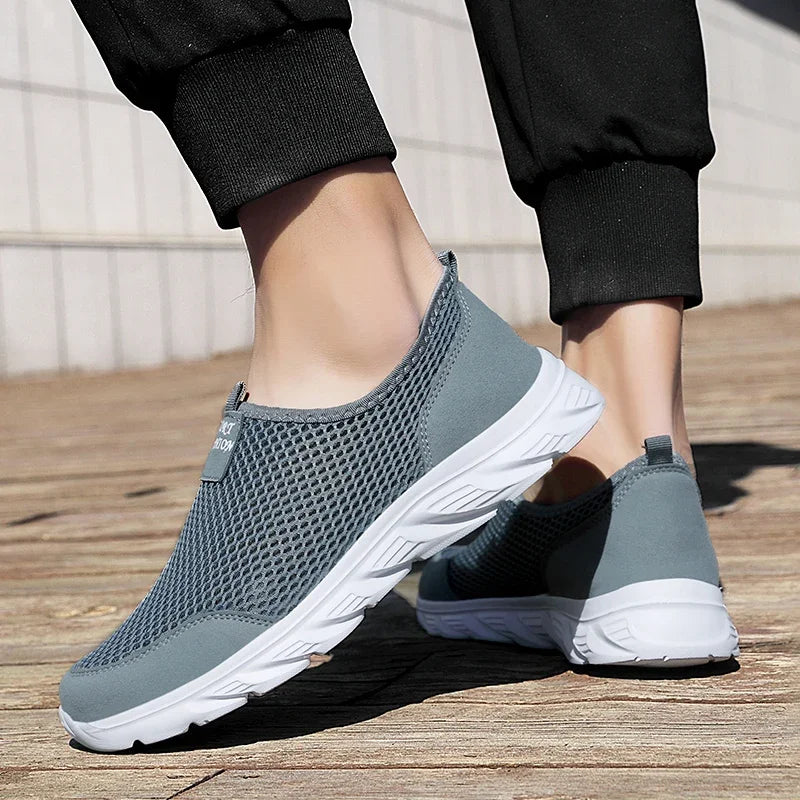 2023 New Summer Men's Shoes Outdoor Casual Sneakers Lightweight Breathable Mens Loafers Slip-on New Men Shoes Zapatos Hombre