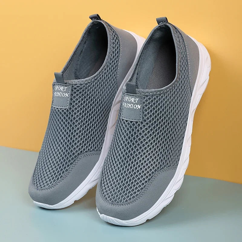 2023 New Summer Men's Shoes Outdoor Casual Sneakers Lightweight Breathable Mens Loafers Slip-on New Men Shoes Zapatos Hombre