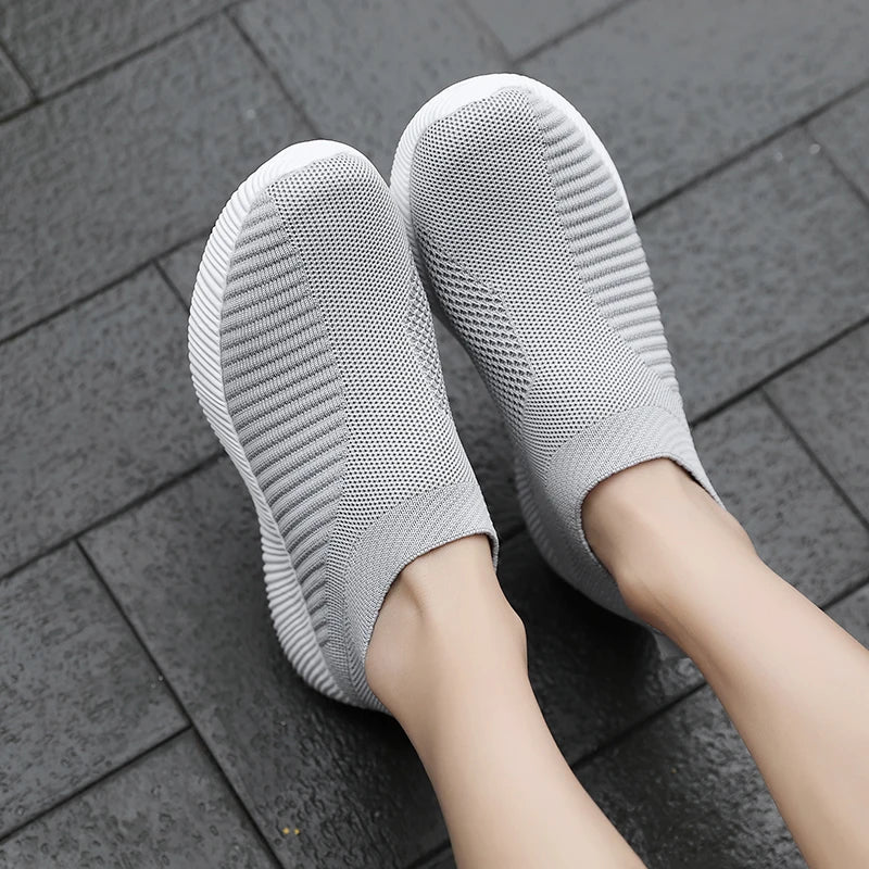 Moipheng 2023 Women Sneakers Vulcanized Shoes Sock Sneakers Women Summer Slip On Flat Shoes Women Plus Size Loafers Walking Flat