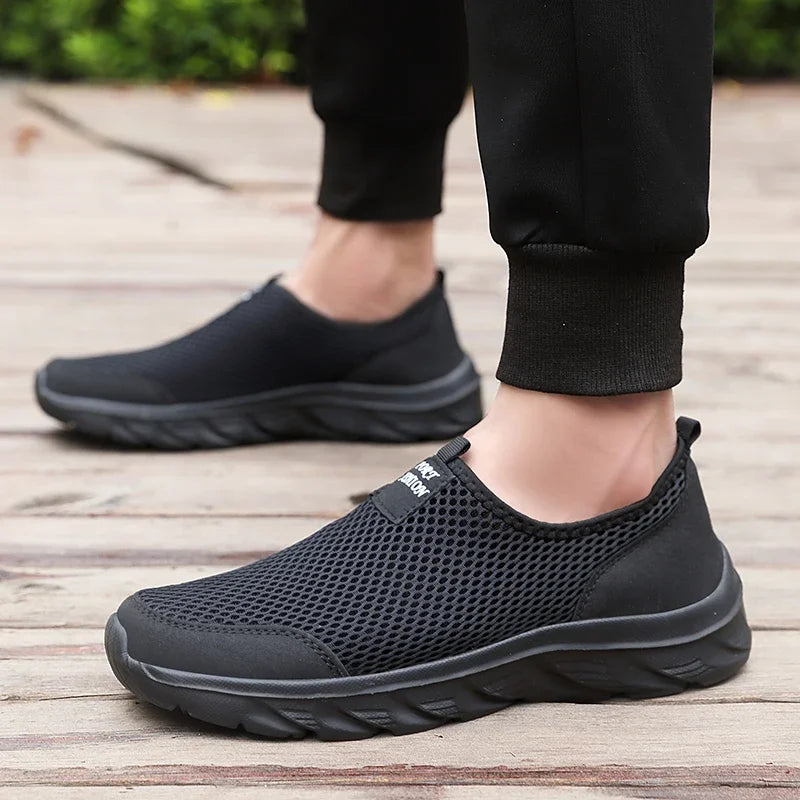 2023 New Summer Men's Shoes Outdoor Casual Sneakers Lightweight Breathable Mens Loafers Slip-on New Men Shoes Zapatos Hombre