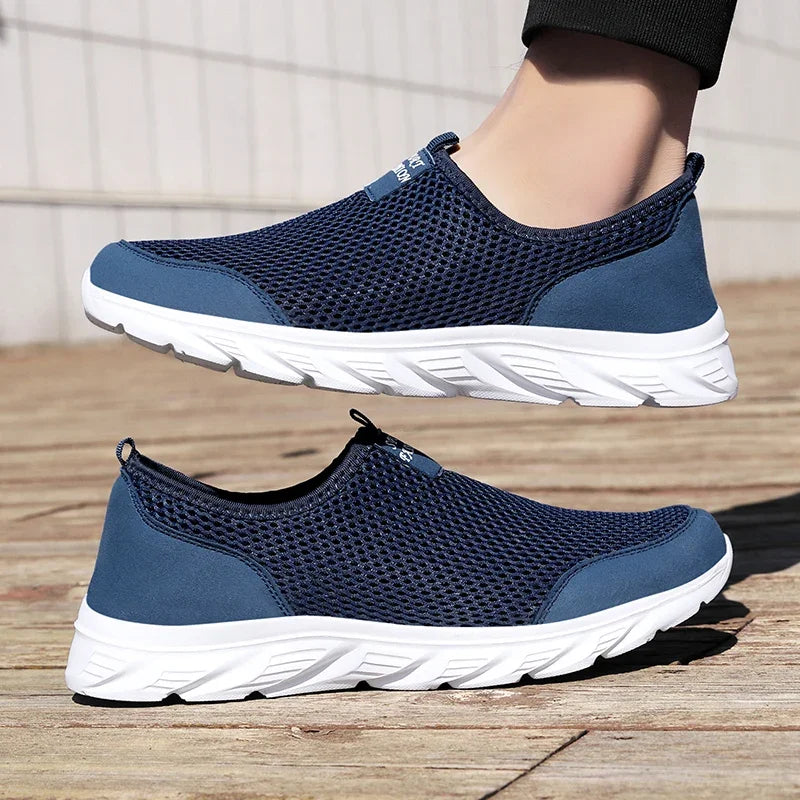 2023 New Summer Men's Shoes Outdoor Casual Sneakers Lightweight Breathable Mens Loafers Slip-on New Men Shoes Zapatos Hombre