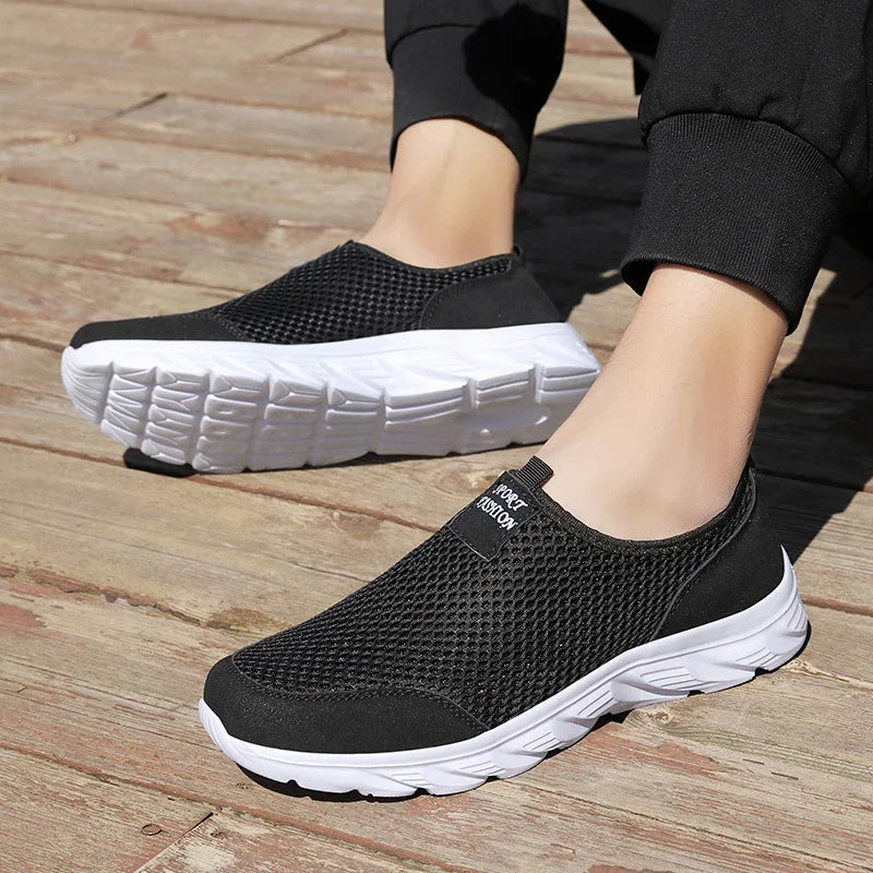 2023 New Summer Men's Shoes Outdoor Casual Sneakers Lightweight Breathable Mens Loafers Slip-on New Men Shoes Zapatos Hombre